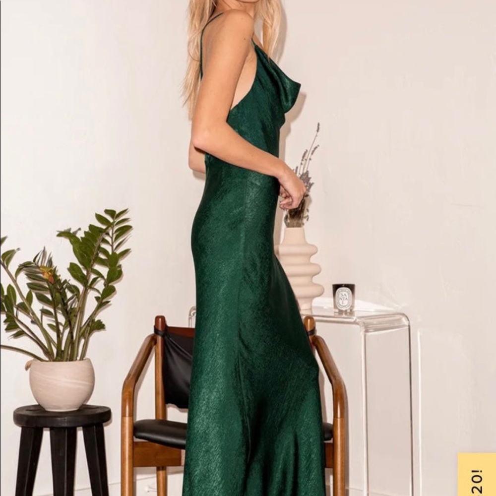 Emerald green maxi backless dress - Picture 4 of 4